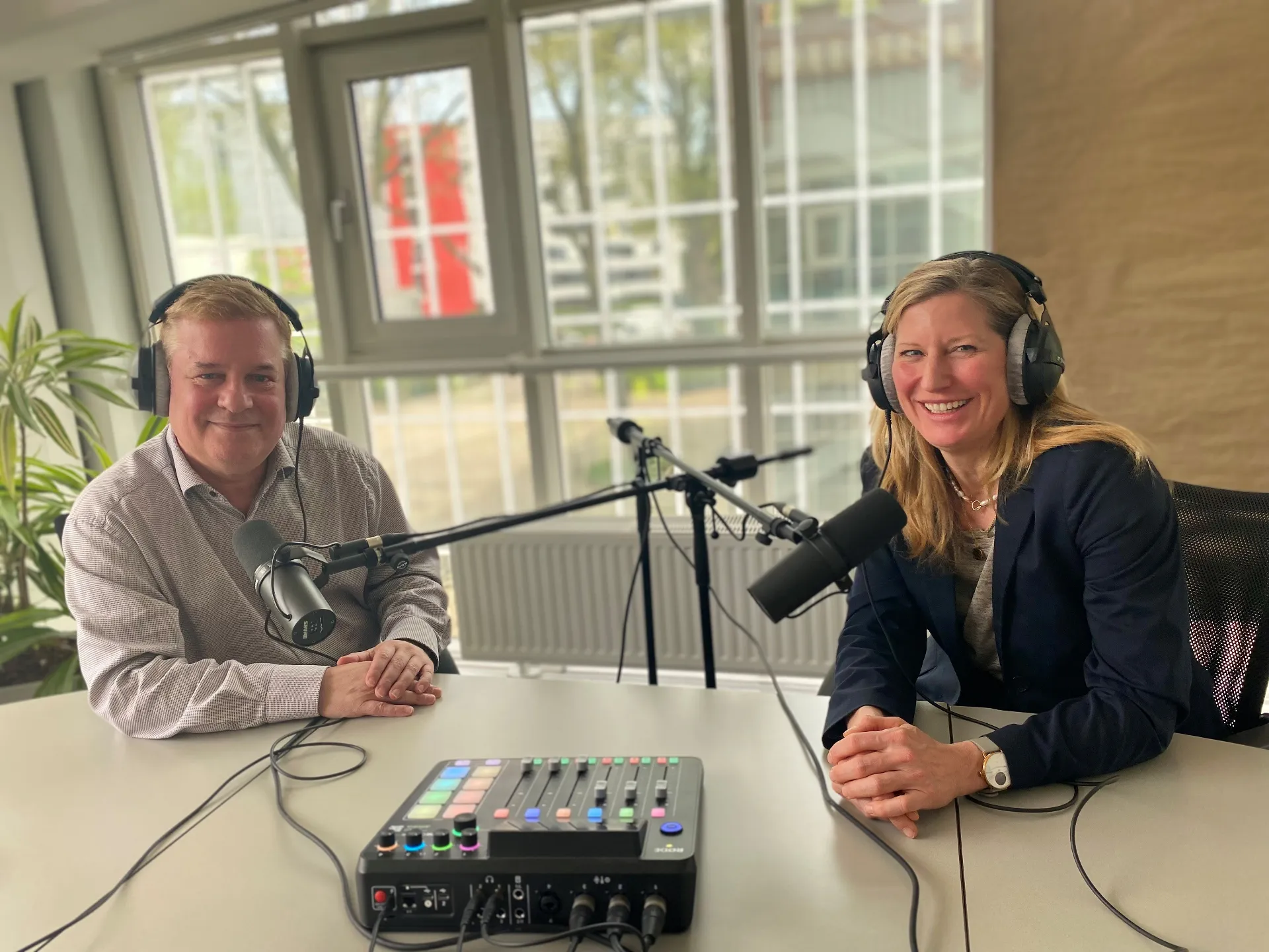 Rolf Kranz und Sandra Hoyer bei der Podcast Aufnahme