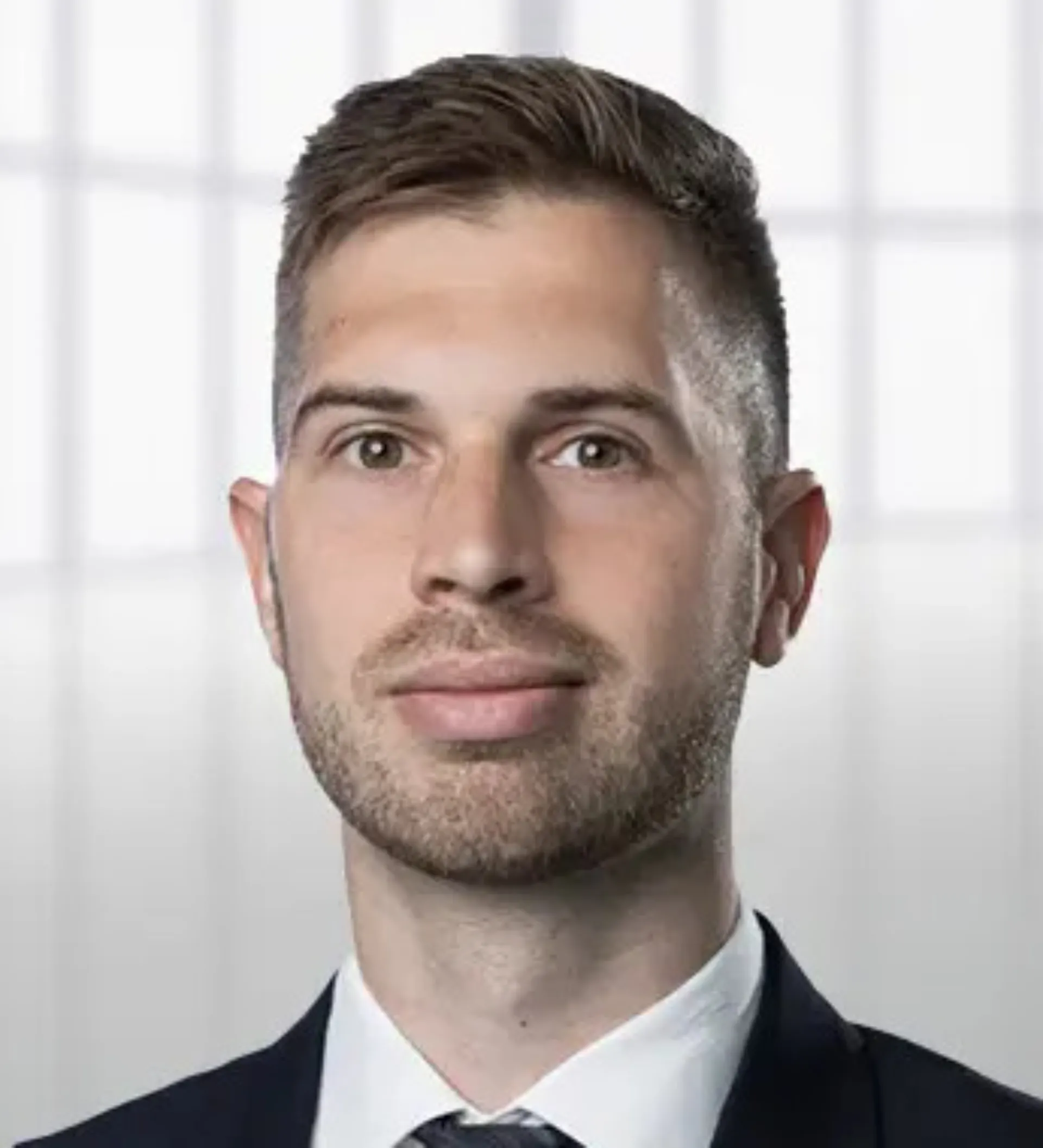 Mitarbeiterfoto von Brian Takac von m4b