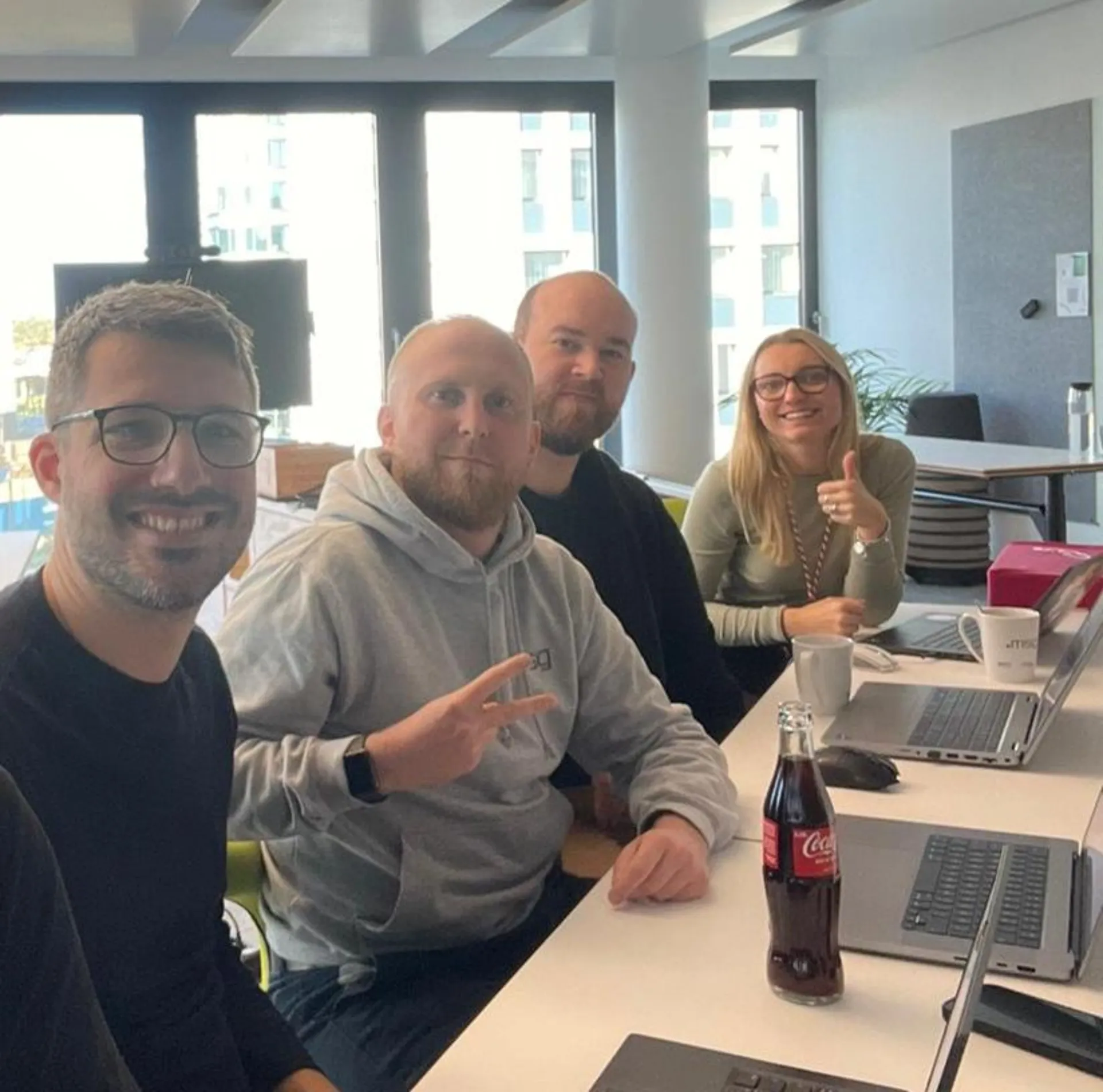 Florian Prien mit Kolleginnen und Kollengen beim Event Code and Create im Winter 2023