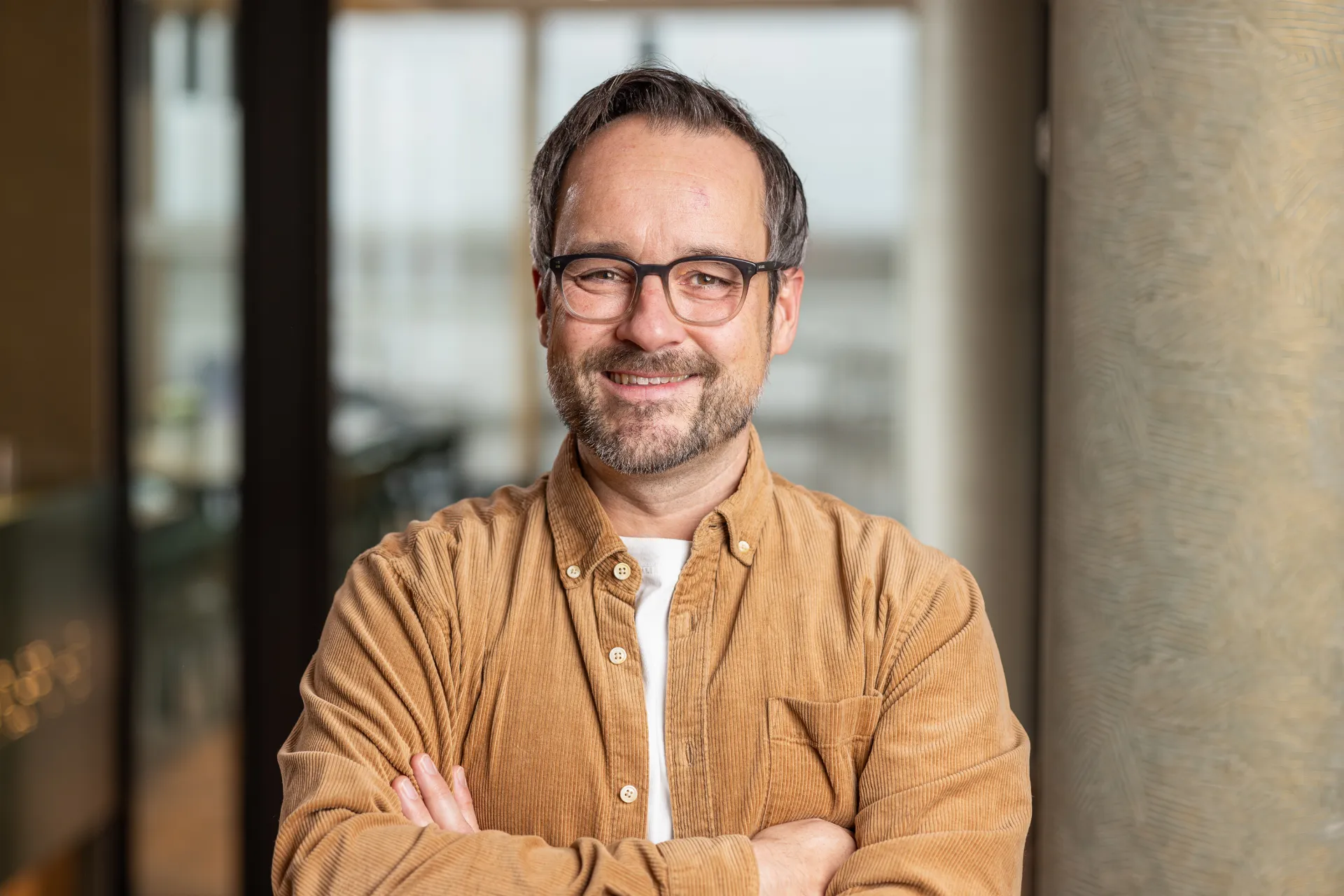 Ramon Frank ist seit über 11 Jahren bei msg for banking mit dabei. Sein Herzensthema: Leadership! Menschen müsse man mit Klarheit, Mut und Vertrauen auf ihrer beruflichen Reise begleiten.