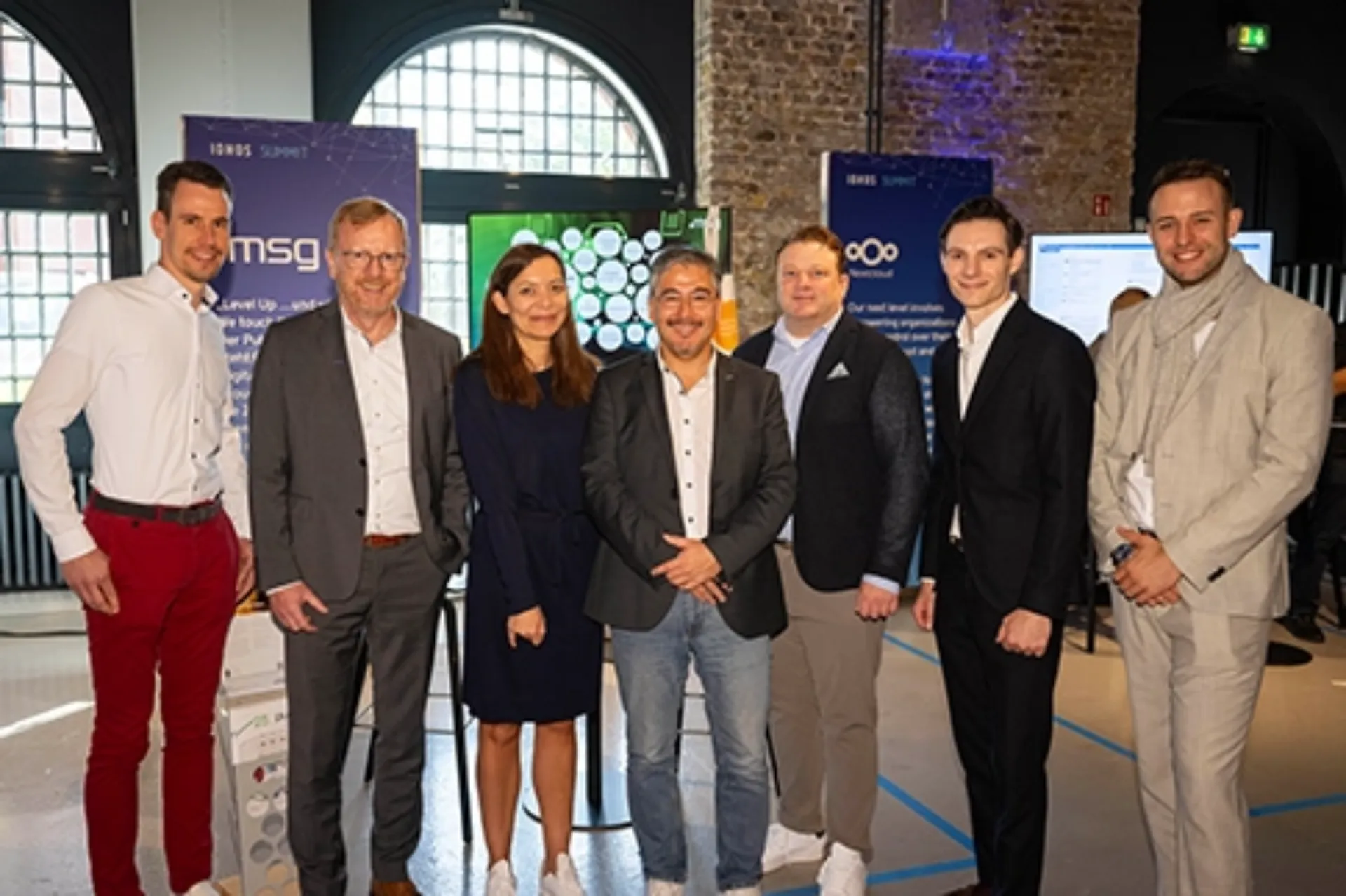 IONOS Summit Berlin, v.l.n.r: Stefan Böttcher, Head of International Sales & Alliances IONOS, Helmut Lämmermeier, Geschäftsleitung msg Public Sector, Heike Krause, Leitung Marketing msg Public Sector, Shinja Strasser, Abteilungsleiter msg Public Sector, Jan Schruf, Head of Public Sales IONOS, Wolf Schumacher, Head of Global Alliances IONOS und Alexander Wiermann, Senior Cloud Solution Partner Development Manager IONOS.