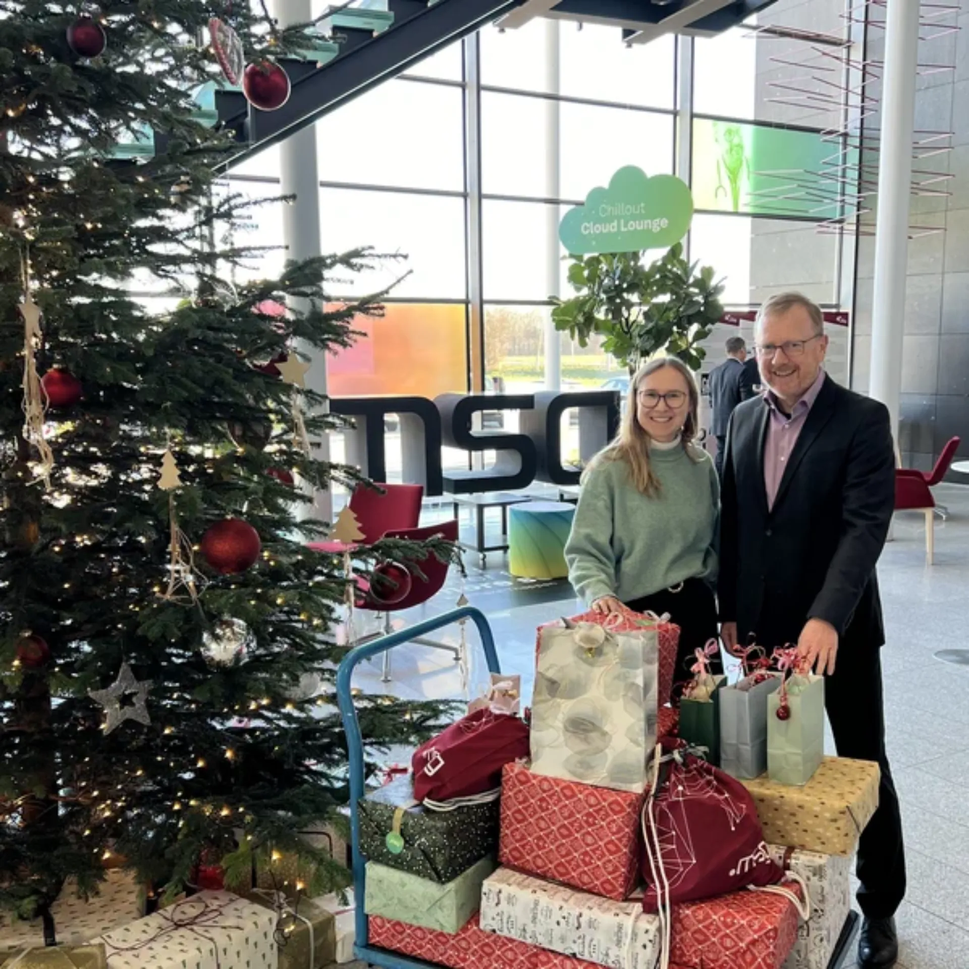 Nadine Altinger und Helmut Lämmermeier vom Geschäftsbereich Public Sector